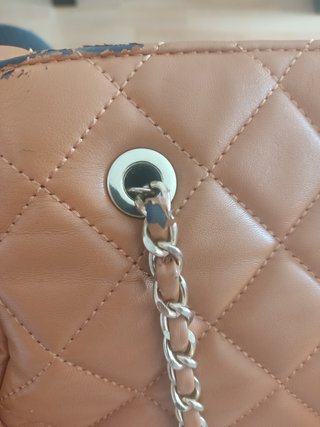 Bolso Parfois acolchado con cadena