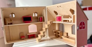 Casa de muñecas portátil de madera