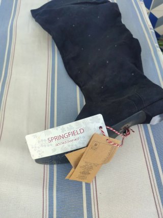 Botas de ante negras con tachuelas