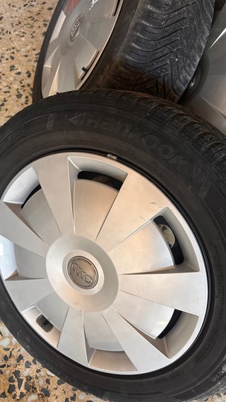 Ruedas Hankook 205/55 R16 con tapacubos Audi