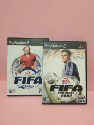 Lote 2 Videogiochi PS2: FIFA 2001 e FIFA 2002