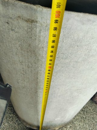 Dos depósitos de agua de hormigón