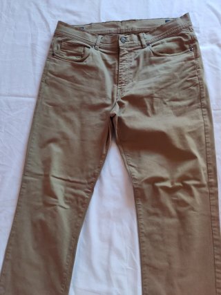 Pantalón vaquero hombre marrón claro