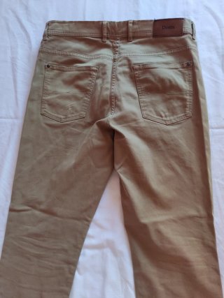 Pantalón vaquero hombre marrón claro