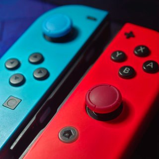 2 Joycons Nintendo Switch Azul y Rojo