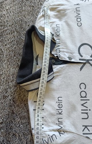 Polo Calvin Klein original Talla L- Estampado logo