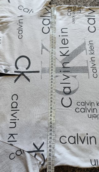 Polo Calvin Klein original Talla L- Estampado logo