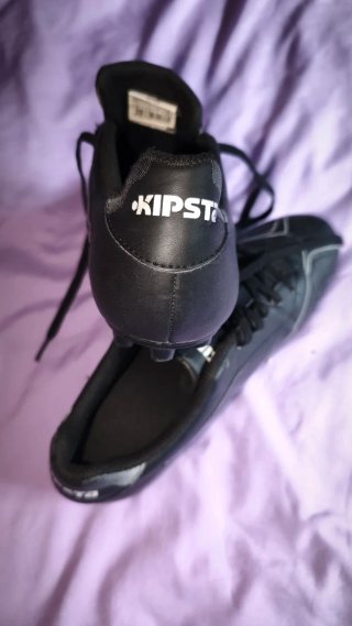 Botas de fútbol Kipsta negras