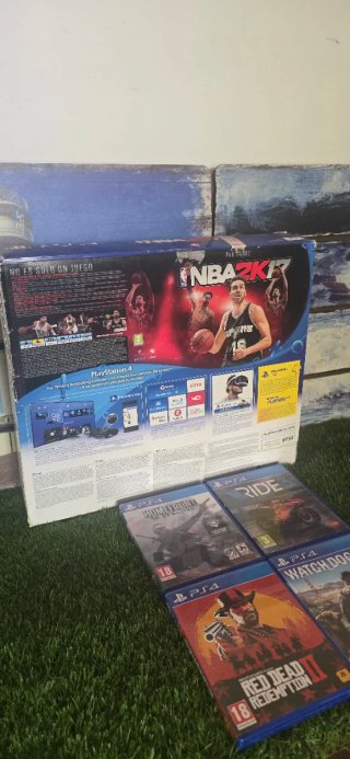 Consola PS4 1TB + 4 Giochi