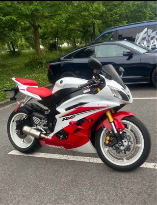 Yamaha YZF R6 35.000 kms Sportbike Roja y Blanca