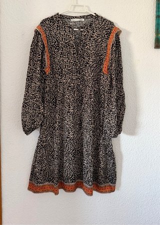 Vestido estampado beige y negro