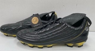 Zapatillas Pele 1962 FG MS Negras/Amarillas