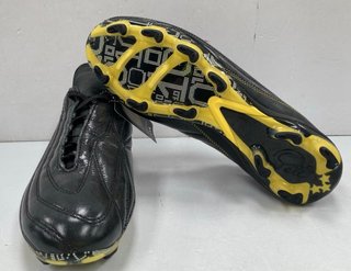 Zapatillas Pele 1962 FG MS Negras/Amarillas