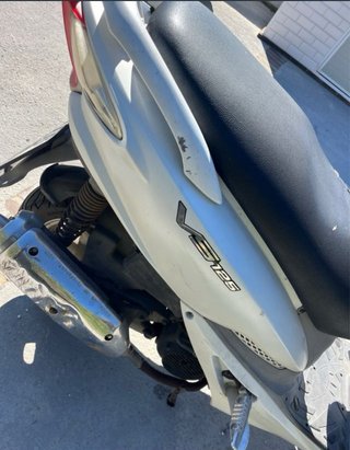 Moto SYM Jet Blanca Automática