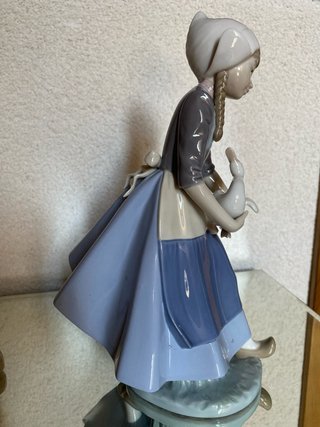 Figura Lladro Holandesa con Pato