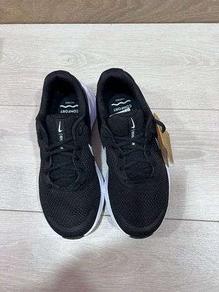 Nike Revolution 7 Hombre 38.5 EU Nuevas