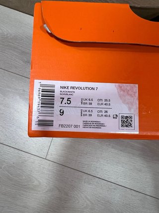Nike Revolution 7 Hombre 38.5 EU Nuevas