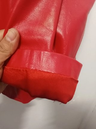 Chaqueta de cuero roja