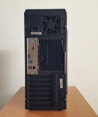 Ordenador Torre i3 8100 8GB DDR4 240GB NVMe