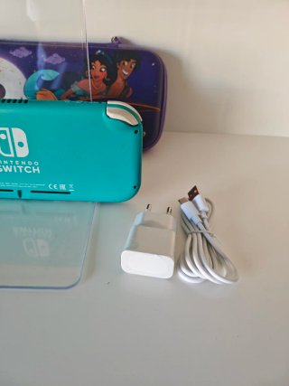 Nintendo Switch Lite Turquesa + Funda + Cargador