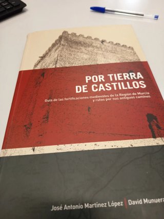 Libro Por tierra de Castillos