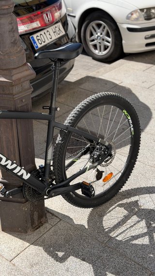 Bicicleta B'Twin Negra