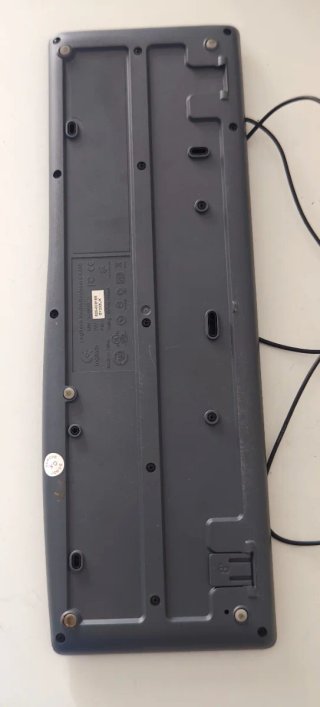 Teclado Logitech negro K200 + ratón forma de coche