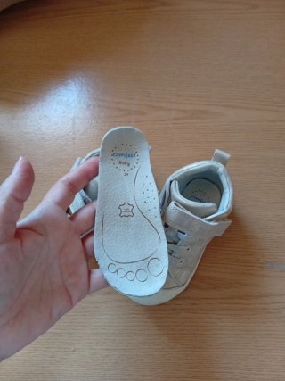 Zapatillas doradas talla 24
