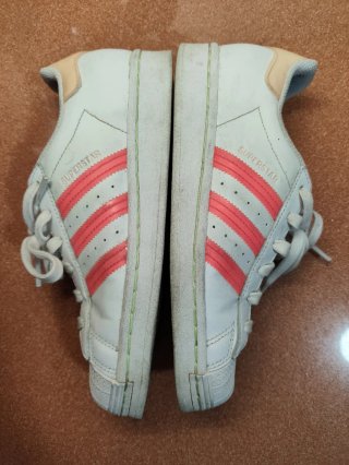Deportivas Adidas Blancas y Rosas modelo Superstar