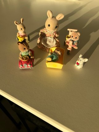 Figuras Sylvanian Families con bebés y cochecitos