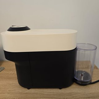 Cafetera Nespresso Vertuo Blanca y Negra