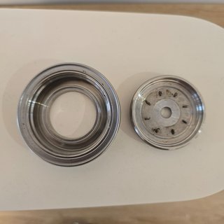Cafetera Nespresso Vertuo Blanca y Negra
