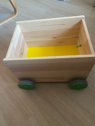 Carrito de madera para juguetes Ikea