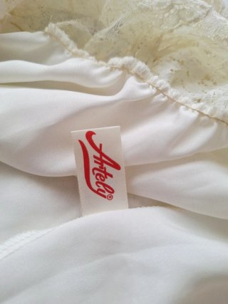 Camisón satén blanco encaje