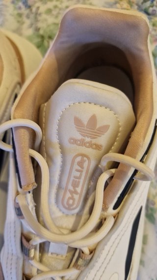 Adidas Ozelle Talla 38 Beige/Blanco