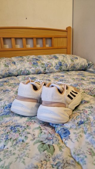 Adidas Ozelle Talla 38 Beige/Blanco