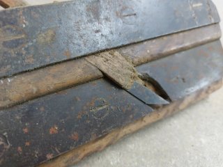 Cepillo carpintero antiguo madera y metal