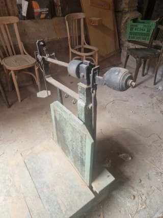 Báscula antigua para restaurar