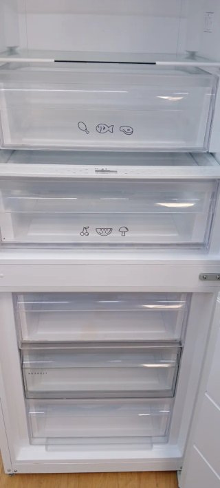 NEVERA COMBI CANDY NO FROST ENERGÍA A+