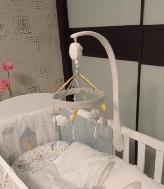 Móvil musical para cuna de bebé
