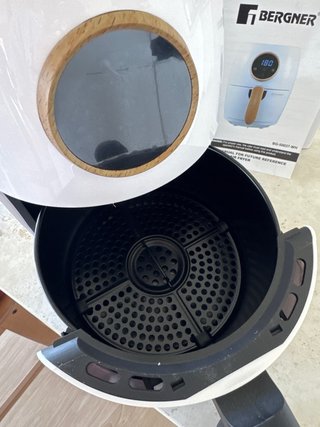Freidora de aire Bergner 2L 1000W -Nueva