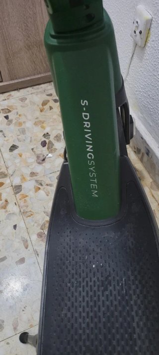 Patinete Eléctrico Verde y Negro
