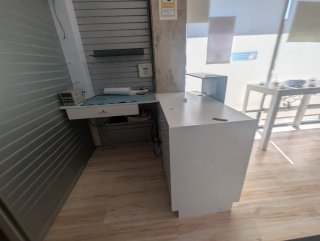 Mobiliario tienda de móviles y reparación
