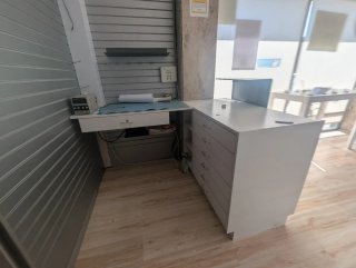 Mobiliario tienda de móviles y reparación