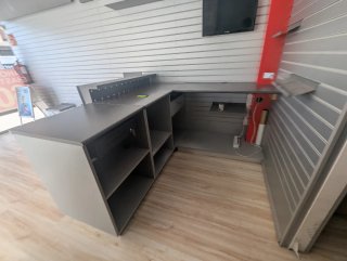 Mobiliario tienda de móviles y reparación