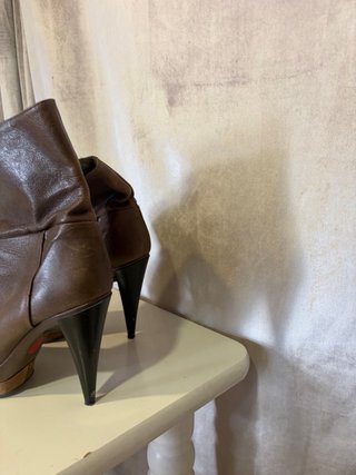 Botines de tacón marrones