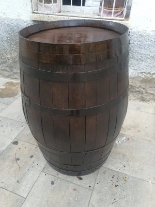 Barril de madera restaurado