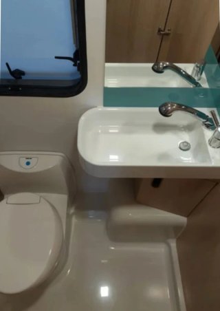 Caravana Adrià Aviva 360 DK