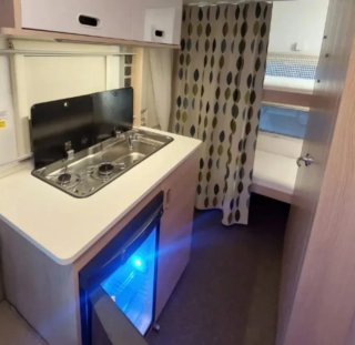 Caravana Adrià Aviva 360 DK