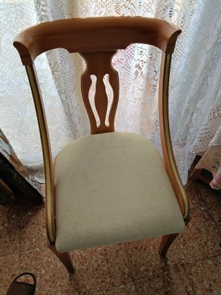 Sillas de comedor de madera y tela